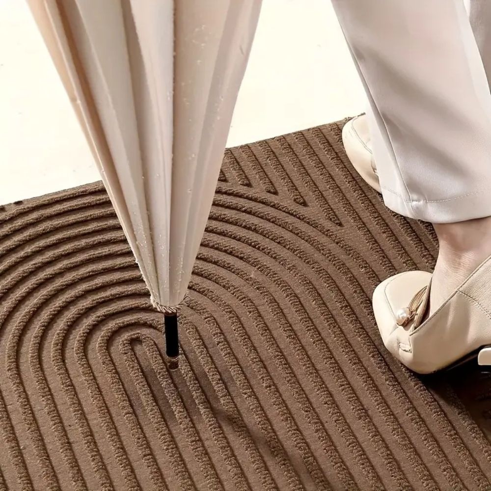 Curved Thread Line Door Mat